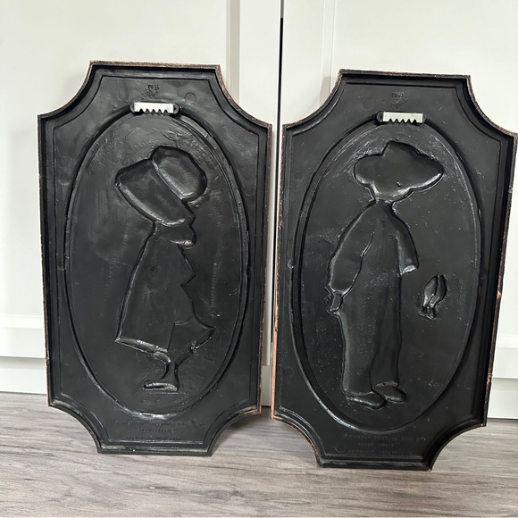 1976 Vintage Holly Hobbie & Robby Hobbie Wall Plaques Plastic Copper & Black - Picture 6 of 8